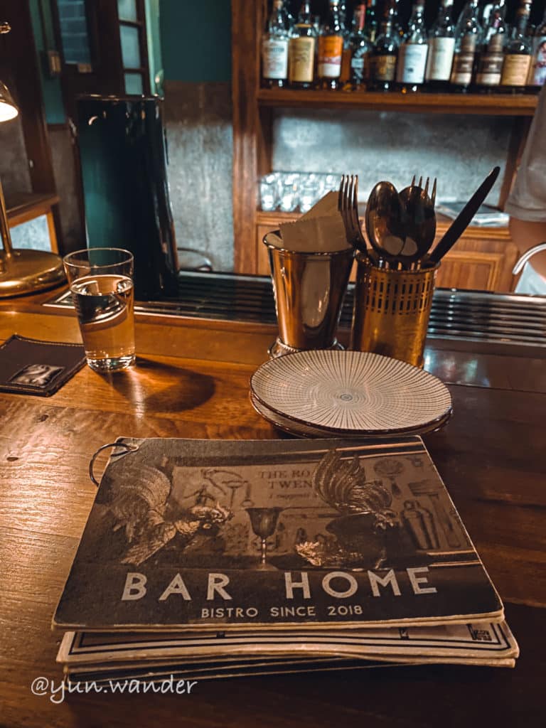 台南老屋酒吧Bar Home是由一棟老洋樓改建而成